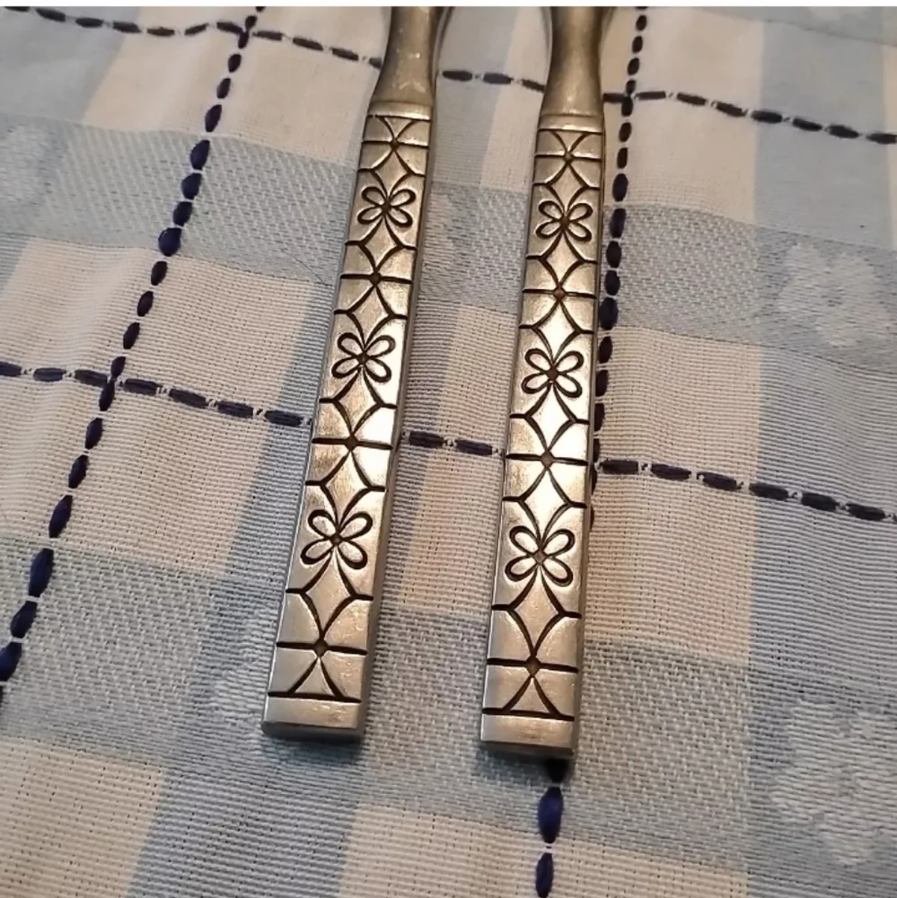 Oneida Northland Impulse Stainless‎ Flatware 2 Butter Knives Butterknives
